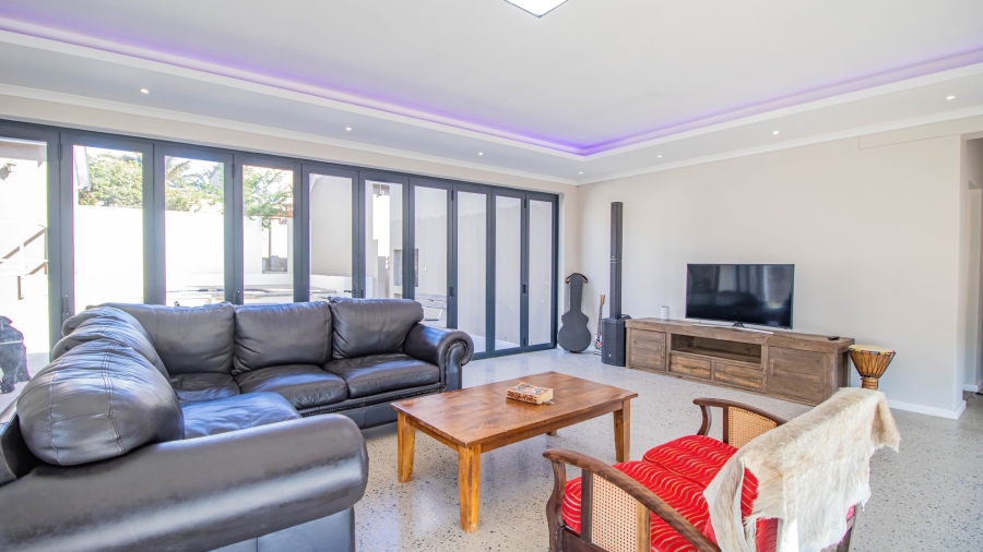 6 Bedroom Property for Sale in Vredenburg Western Cape